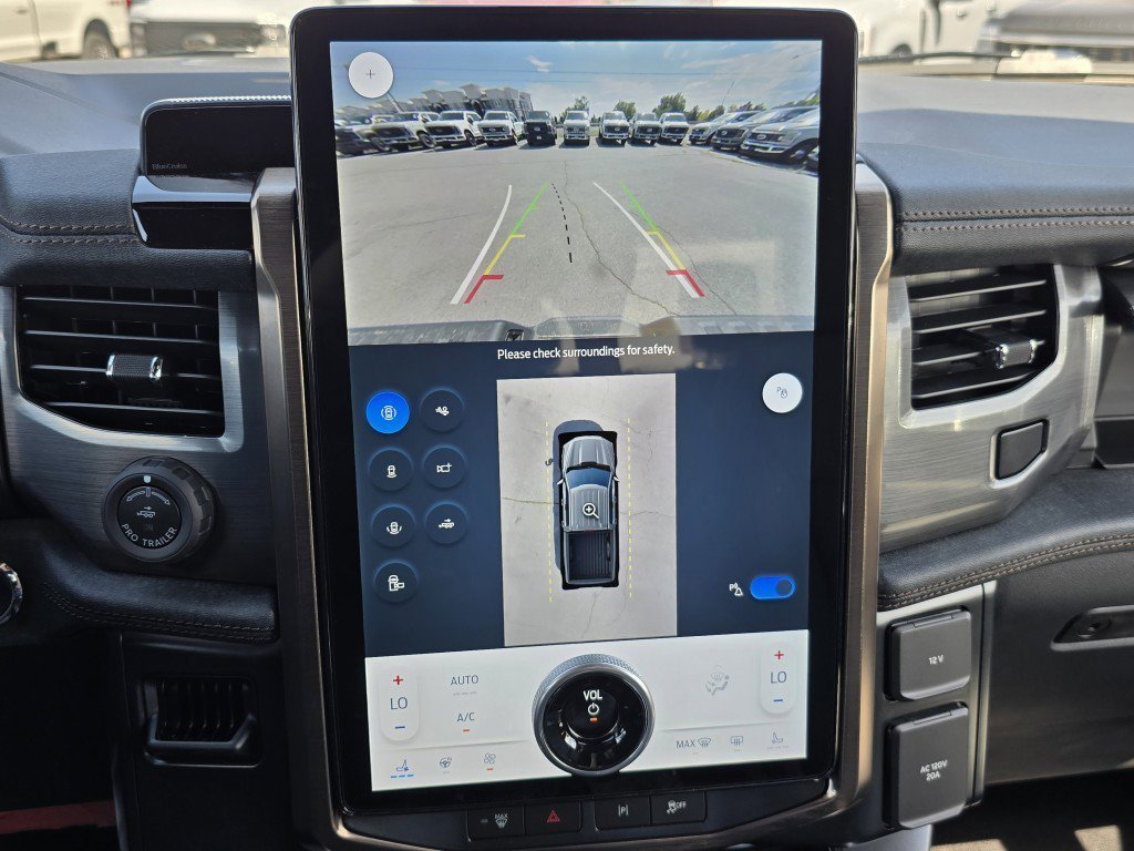 2025 Ford F-150 Lightning Lariat photo 3