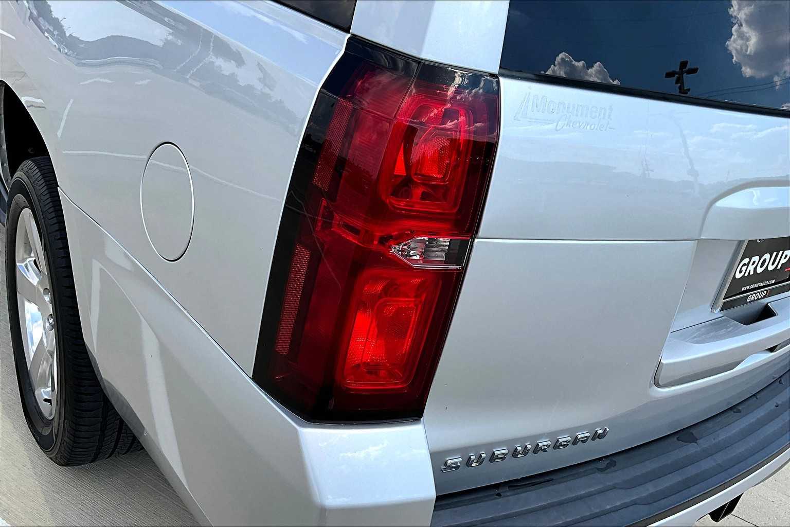 2018 Chevrolet Suburban LS photo 27