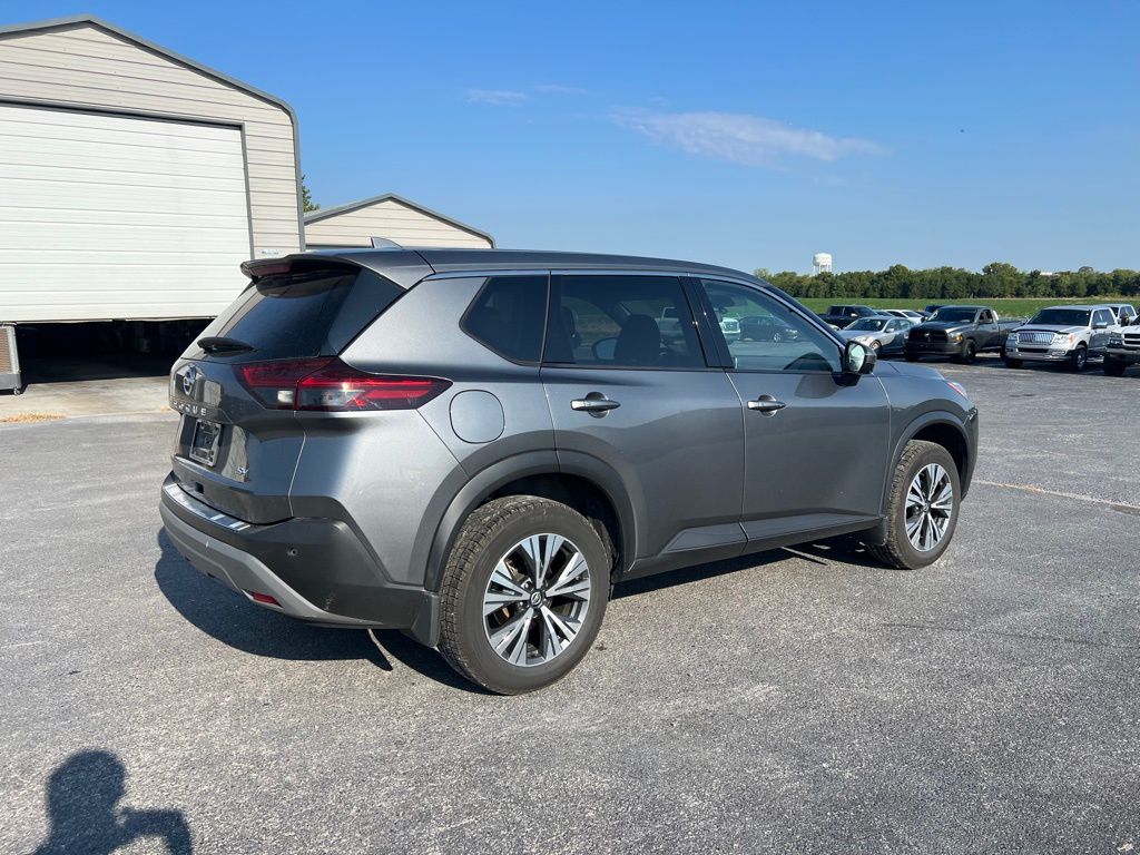 2021 Nissan Rogue SV photo 4