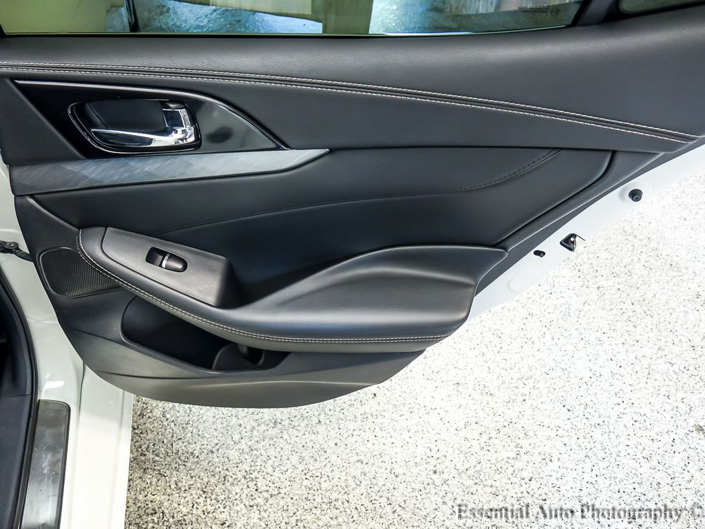 2018 Nissan Maxima SL photo 23