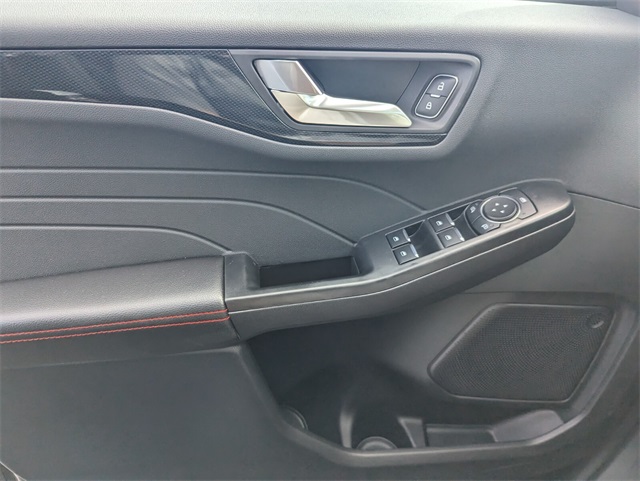 2026 Ford Escape ST-Line photo 15