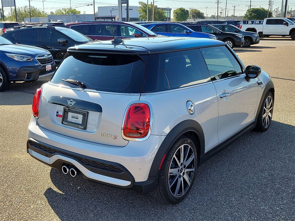 2022 Mini Cooper 2 Door Hardtop S photo 10