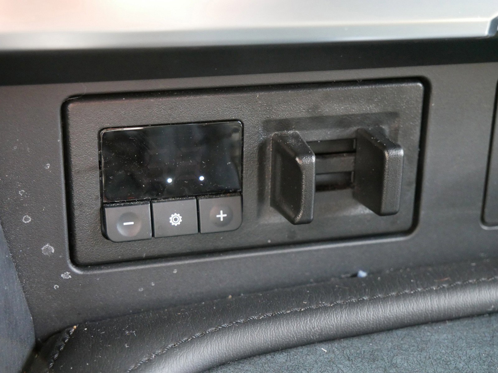 2024 Nissan Armada SL photo 23