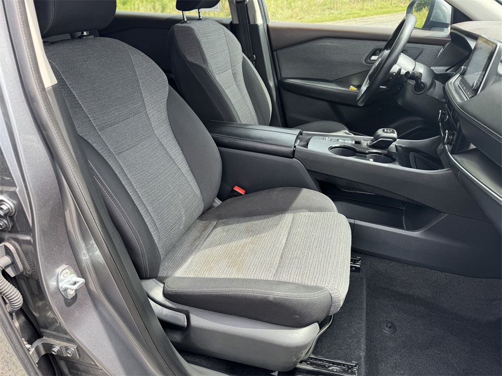 2023 Nissan Rogue SV photo 14