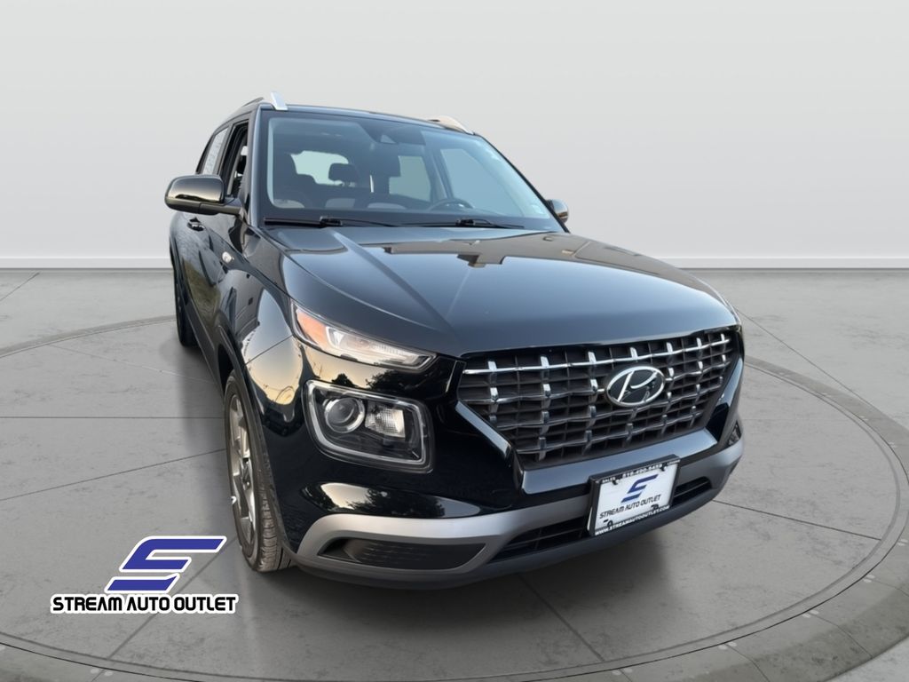 2022 Hyundai Venue SEL Limited photo 2