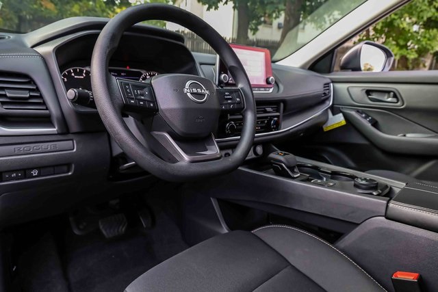 2025 Nissan Rogue S photo 4
