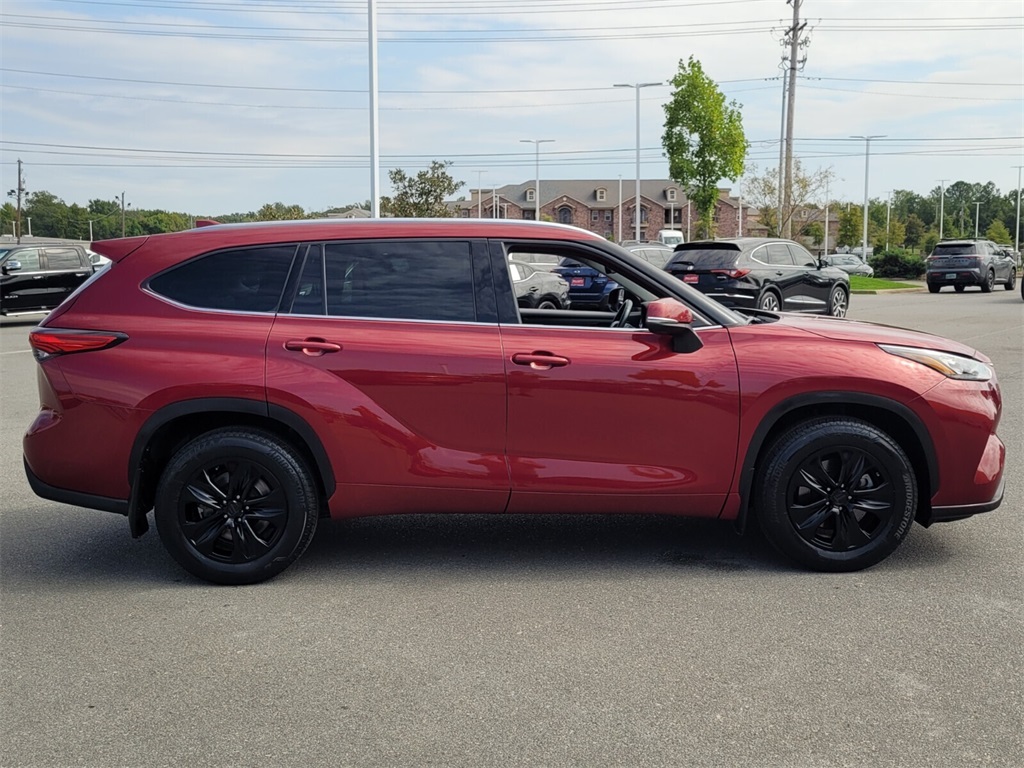 2020 Toyota Highlander XLE photo 2