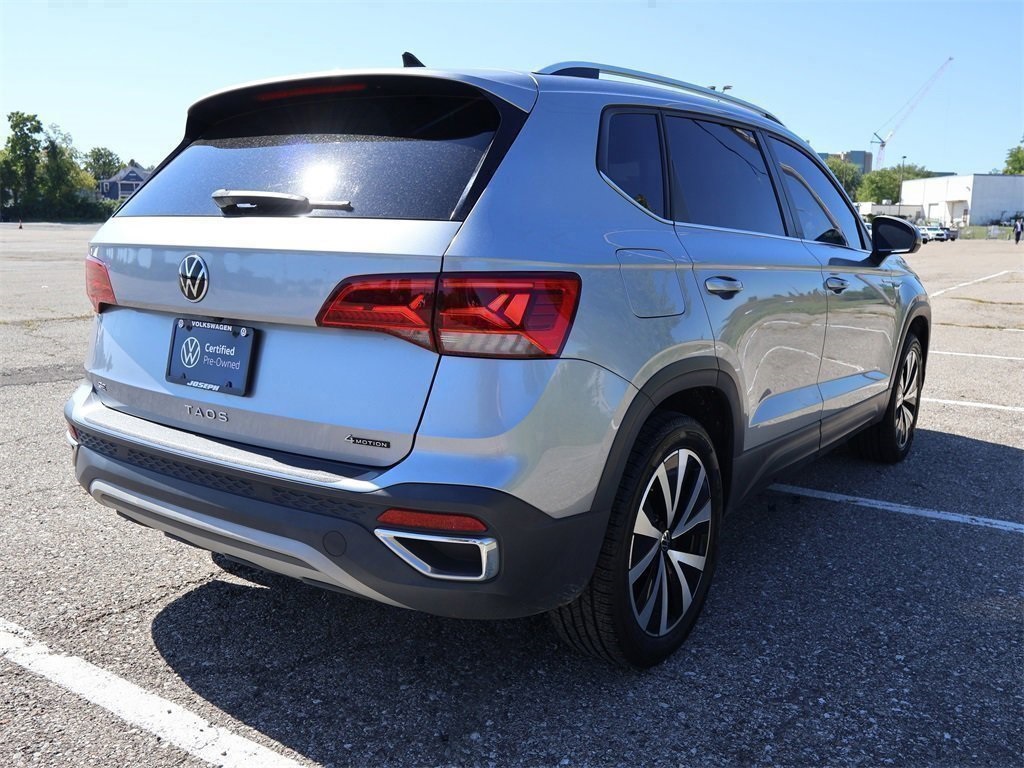 2022 Volkswagen Taos SE photo 2
