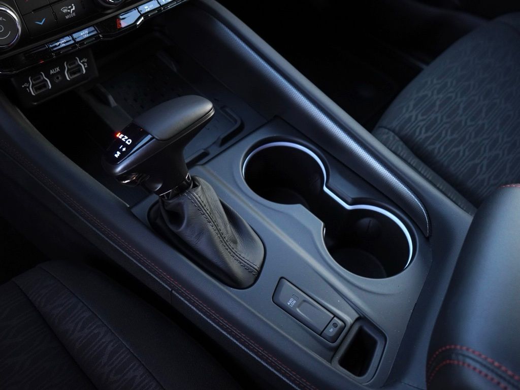 New 2025 Diamond Black Clear-Coat Exterior Paint Dodge R/T Blacktop image 20