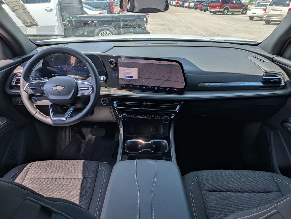 2025 Chevrolet Traverse photo 24