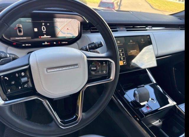 2025 Land Rover Range Rover Sport P360 S photo 3