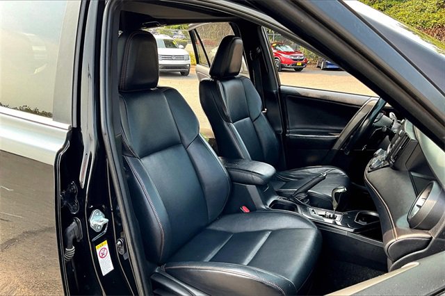 2016 Toyota RAV4 SE photo 5