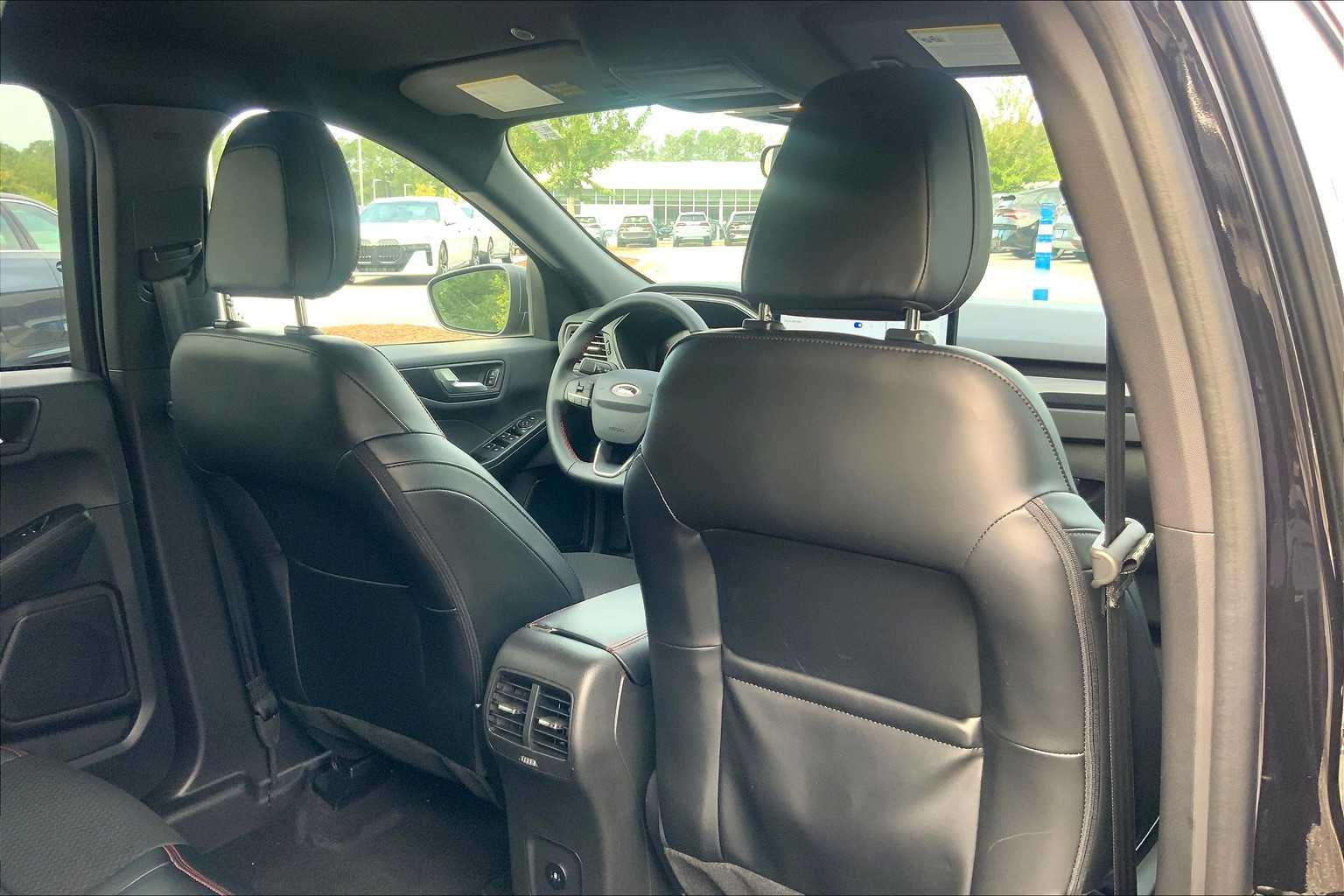 2024 Ford Escape ST-Line photo 19