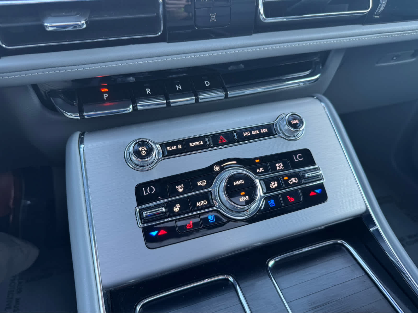 2020 Lincoln Aviator Reserve photo 23