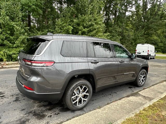 2025 Jeep Grand Cherokee Limited photo 4