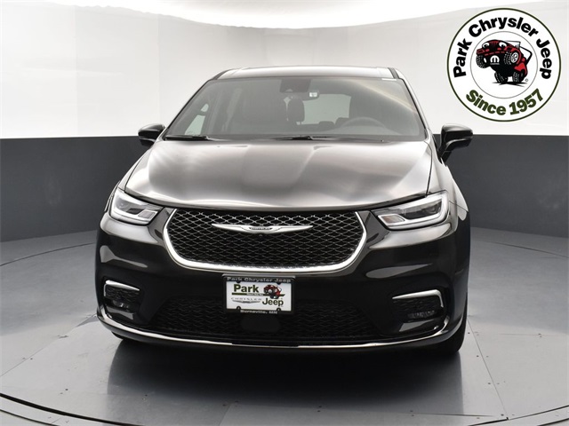 2026 Chrysler Pacifica photo 2