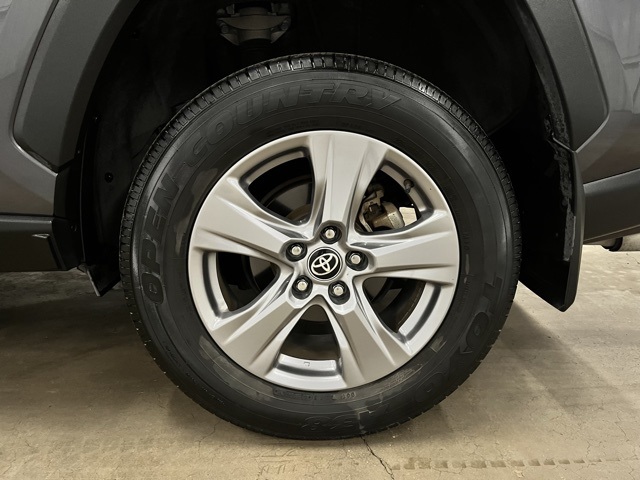 2023 Toyota RAV4 XLE photo 8