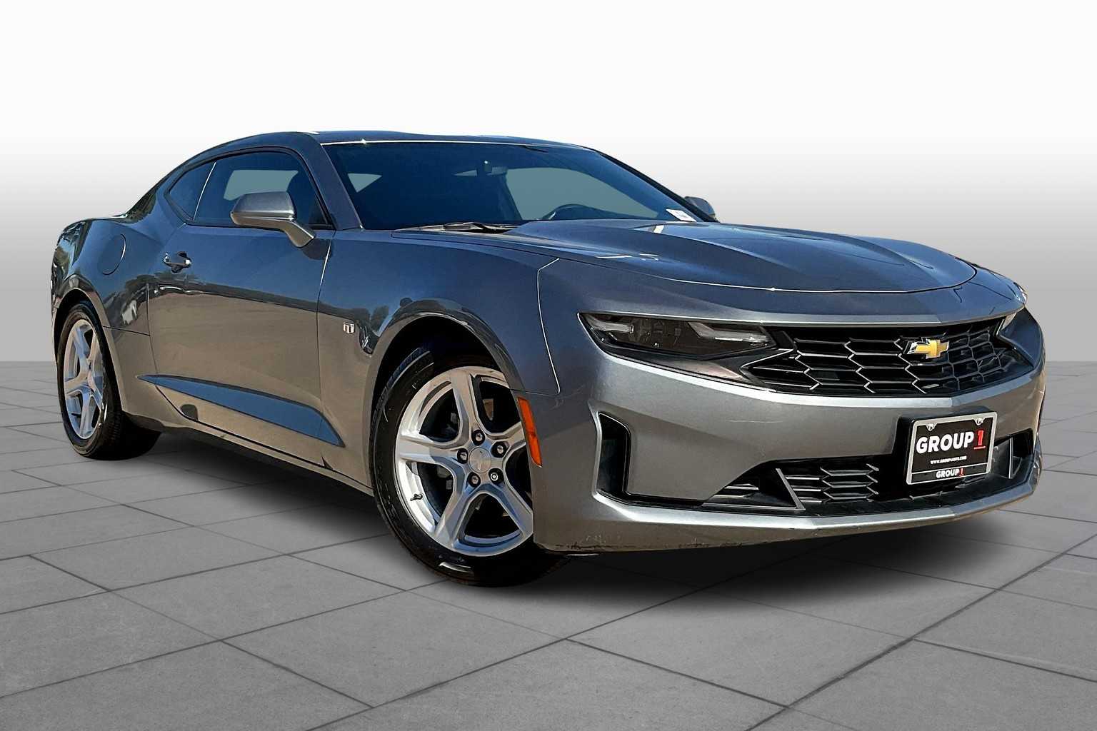 2021 Chevrolet Camaro 1LT photo 2