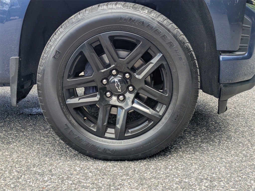 2022 Chevrolet Silverado RST photo 8