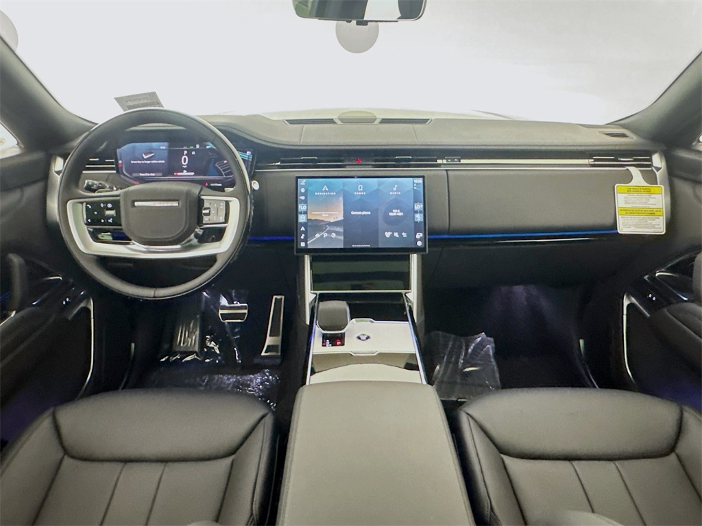 2025 Land Rover Range Rover SE photo 17