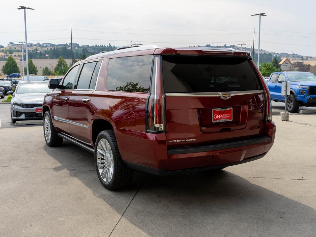 2018 Cadillac Escalade ESV Platinum photo 2