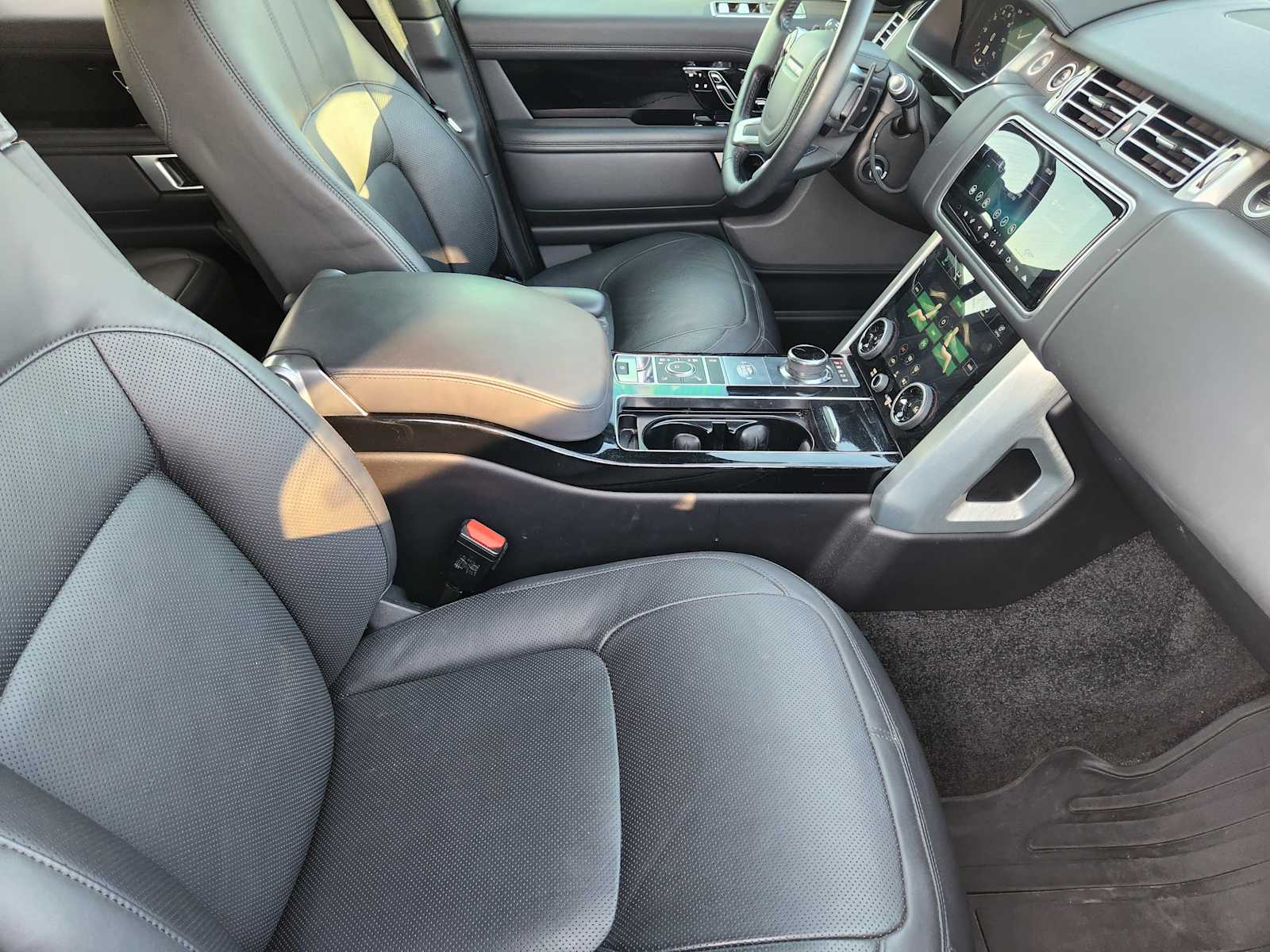2020 Land Rover Range Rover HSE photo 12