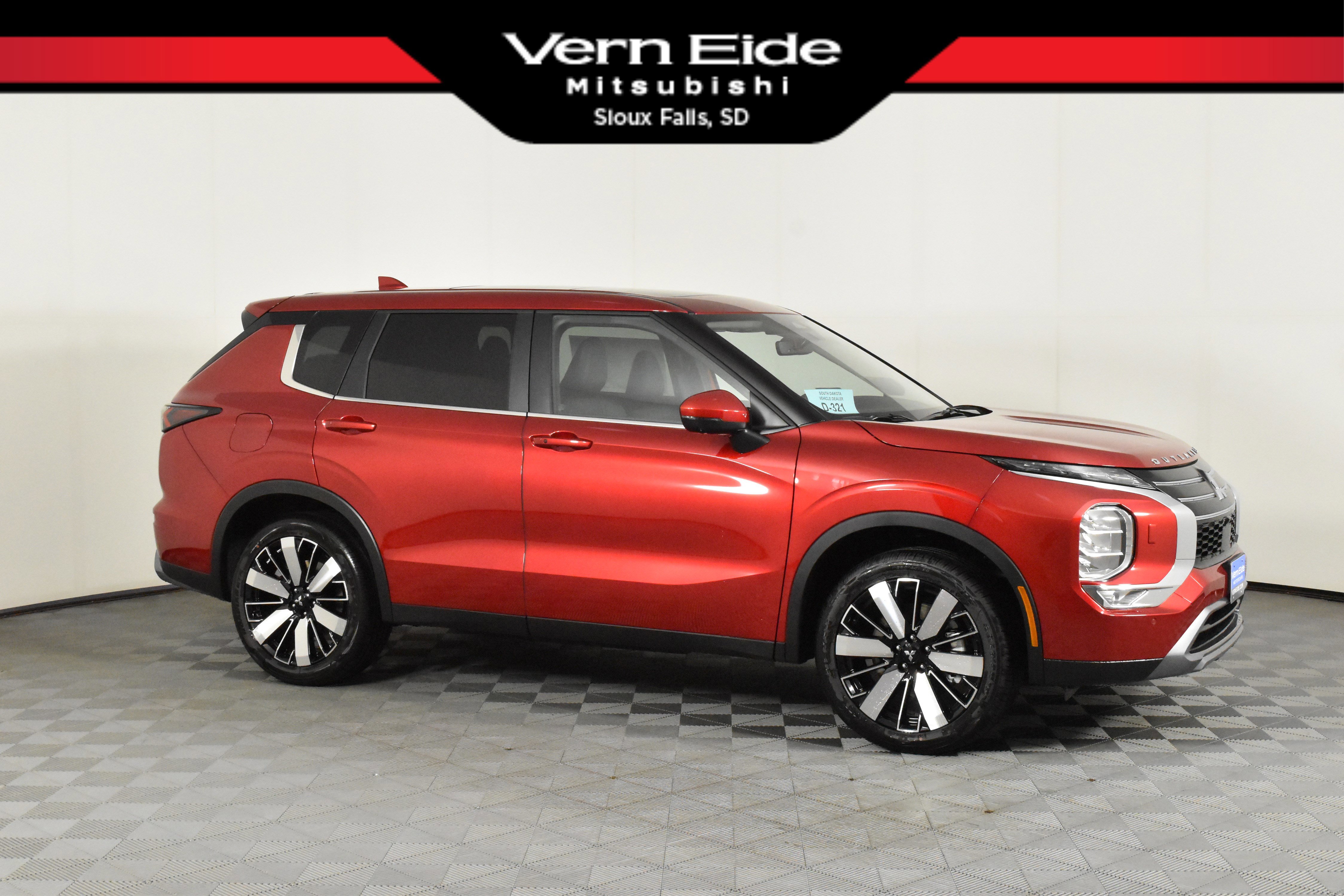 2025 Mitsubishi Outlander SE's photo