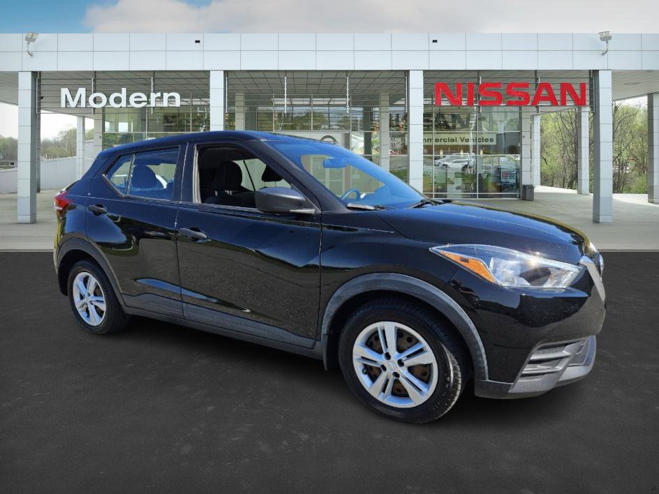 2020 Nissan Kicks S photo 2