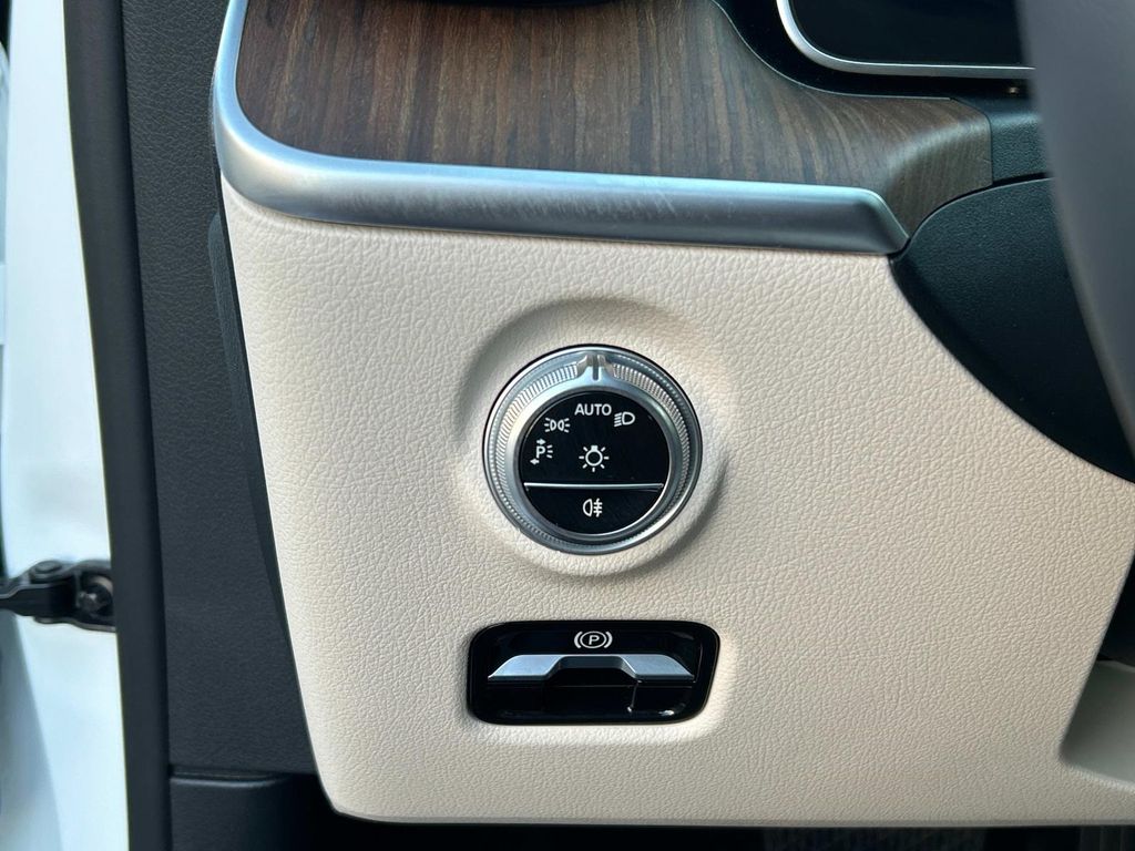 2025 Mercedes Benz C 300 4MATIC photo 44