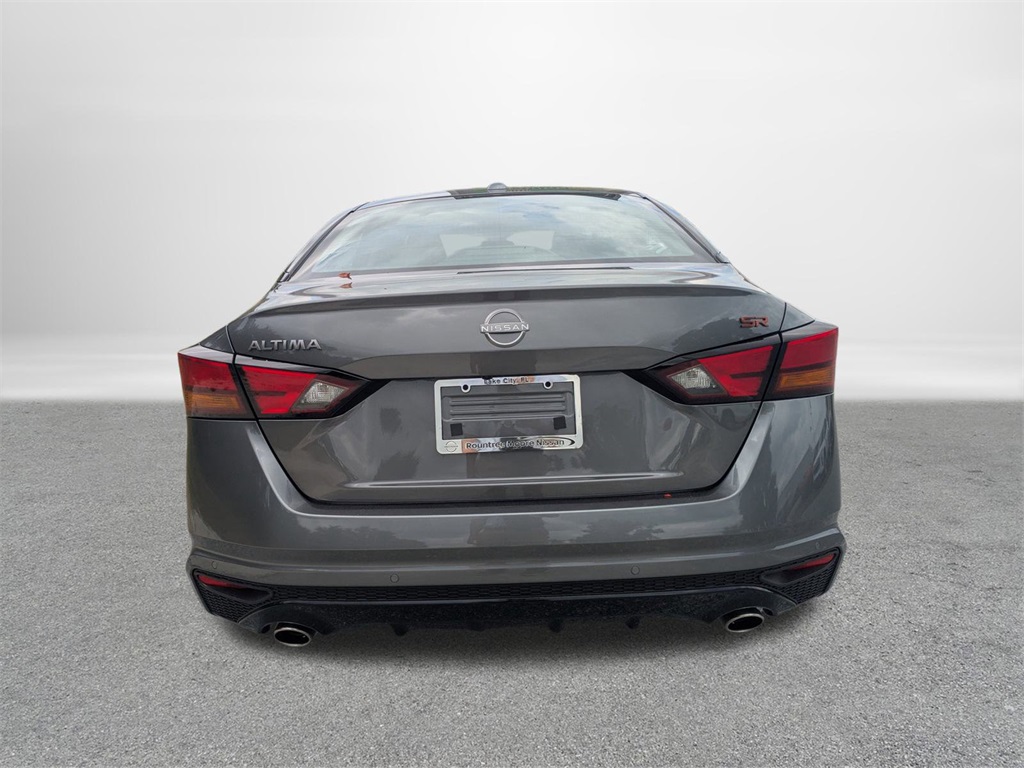 2025 Nissan Altima 2.5 SR photo 4