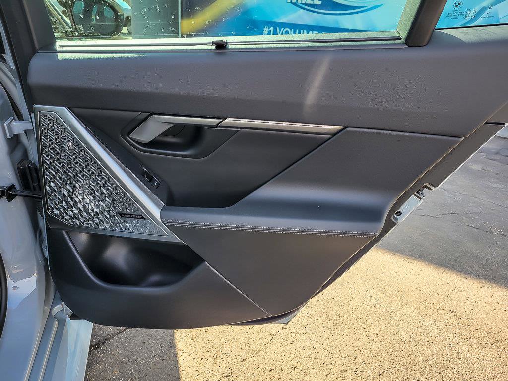 2025 BMW M5 - Image 25