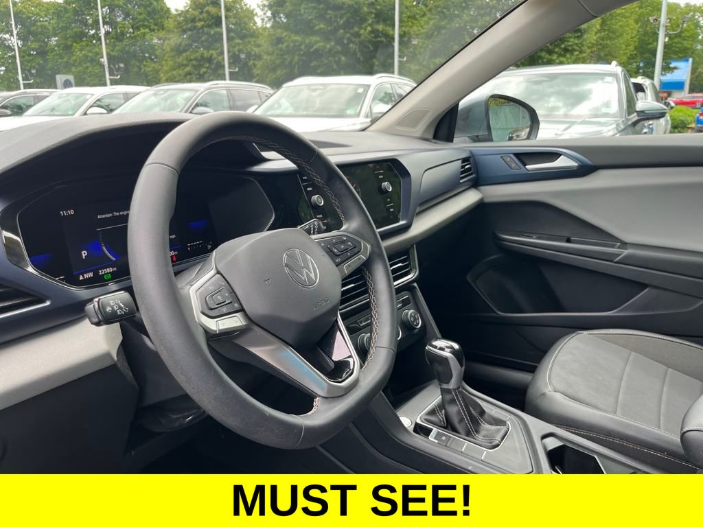 2022 Volkswagen Taos SE photo 3
