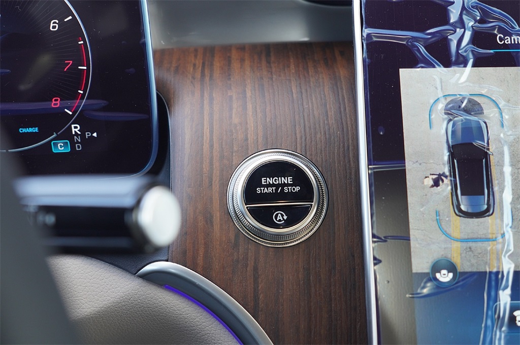 2025 Mercedes Benz GLC 300 photo 25