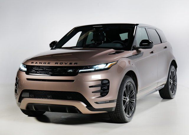 2026 Land Rover Range Rover Evoque Dynamic SE's photo