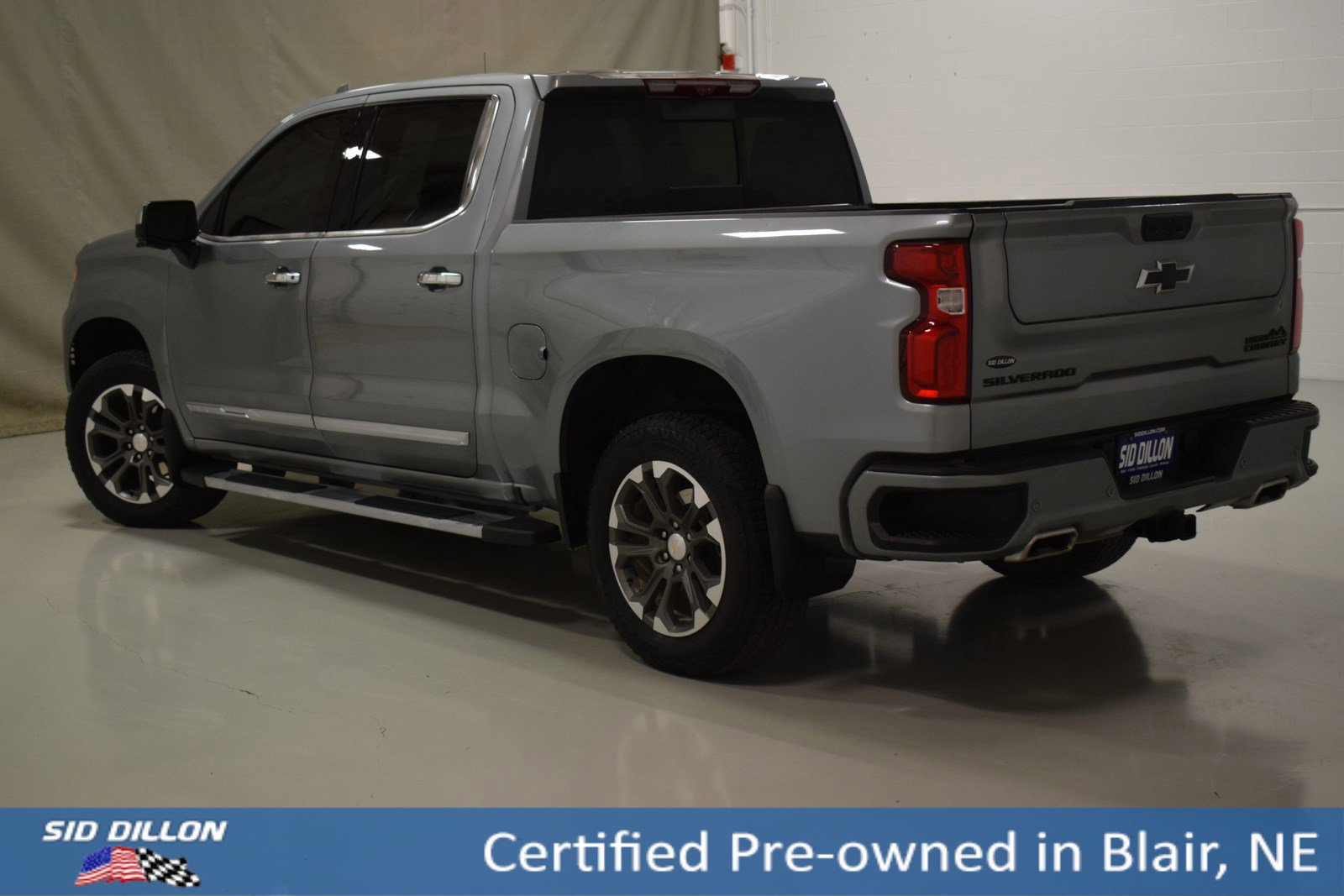 2023 Chevrolet Silverado 1500 High Country photo 13