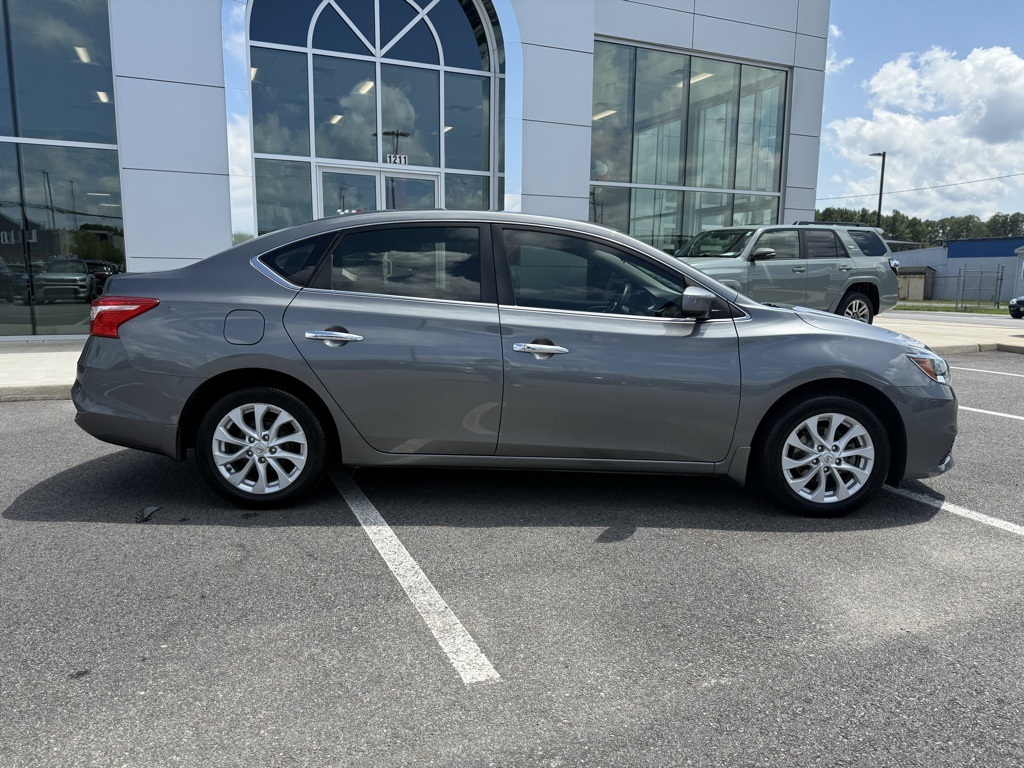 2019 Nissan Sentra SV photo 2