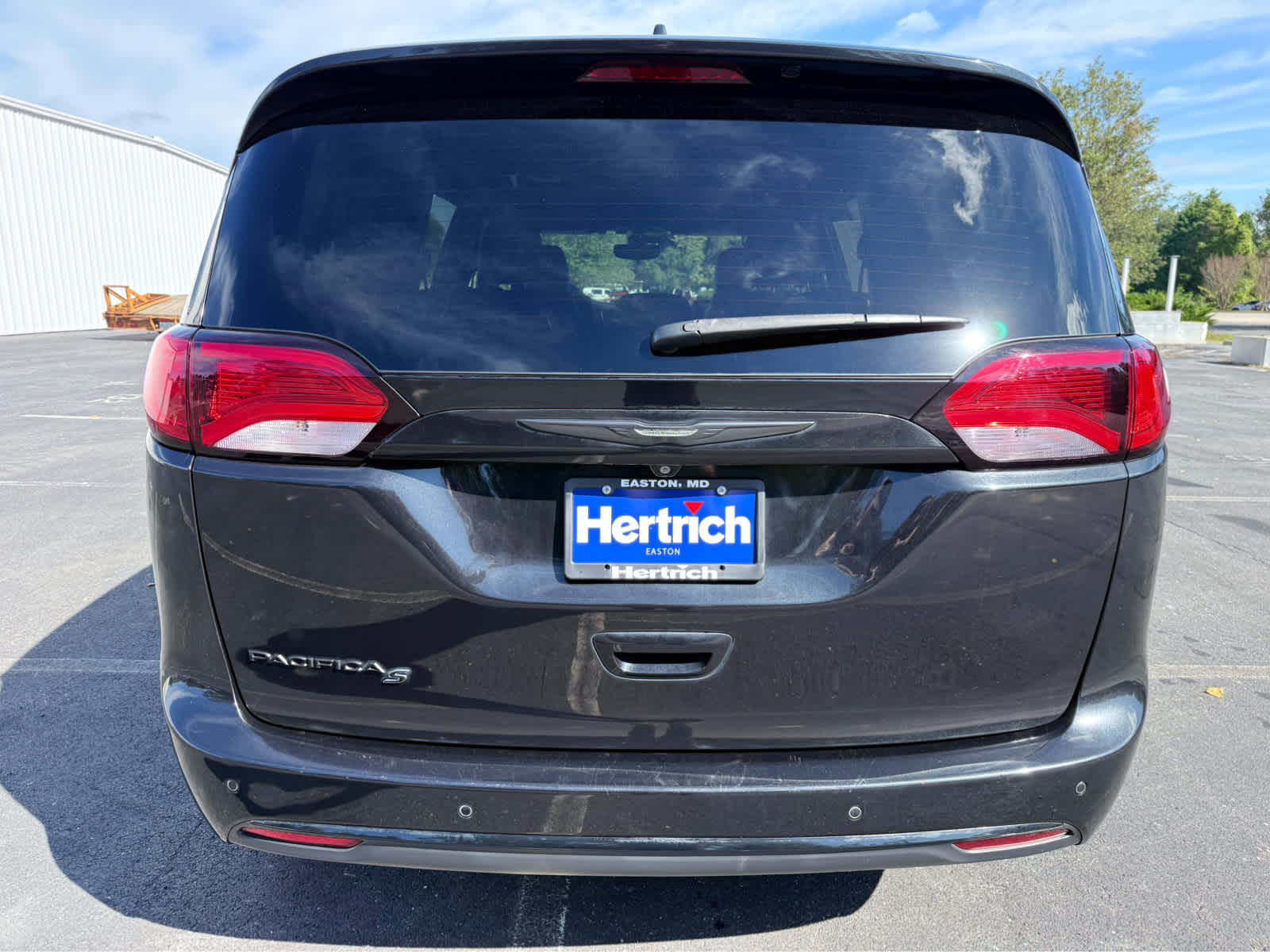 2018 Chrysler Pacifica Touring Plus photo 3