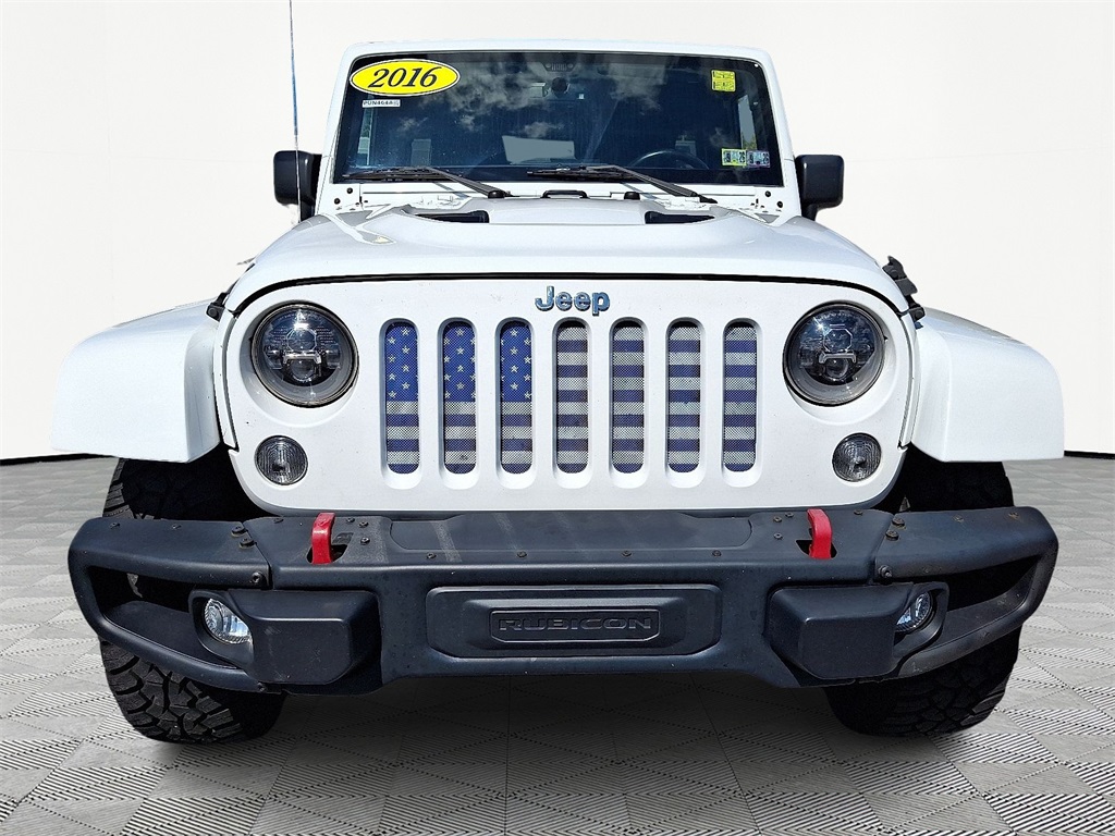 2016 Jeep Wrangler Unlimited Rubicon photo 2