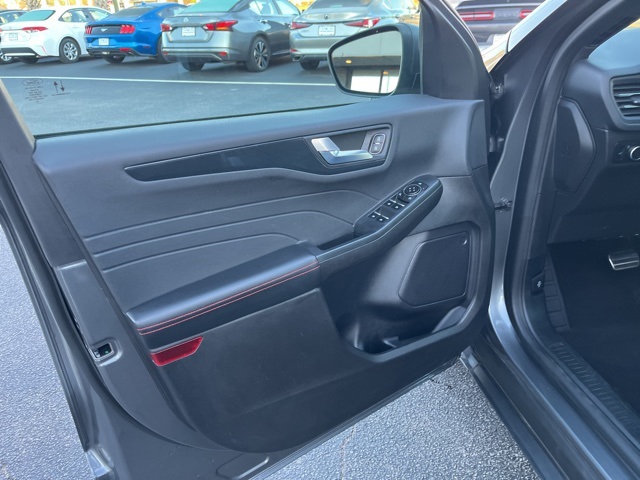 2023 Ford Escape ST-Line photo 5