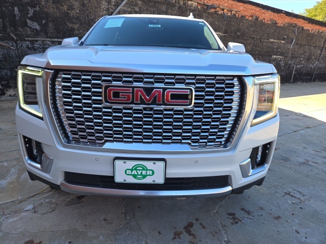 2021 Gmc Yukon XL Denali photo 2