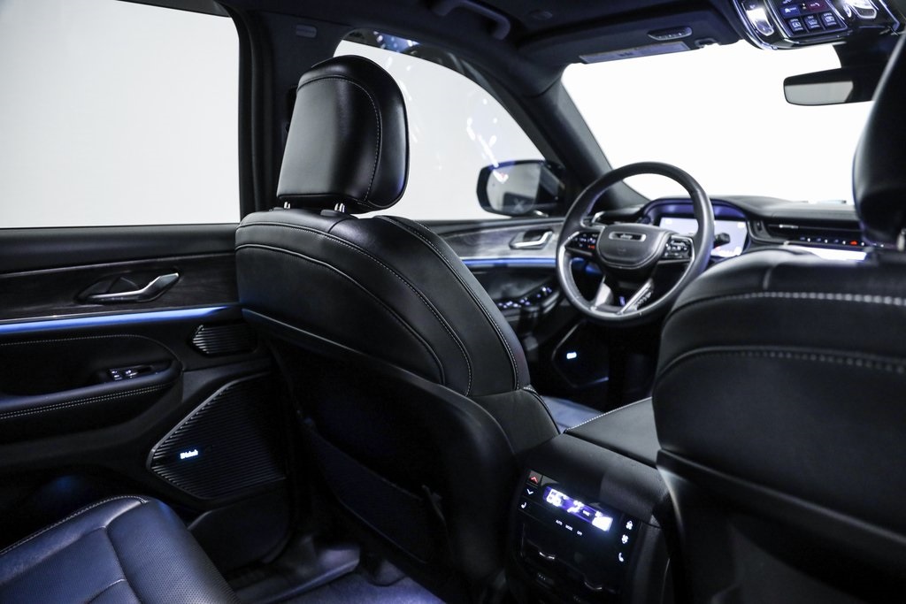 2022 Jeep Grand Cherokee Overland photo 37