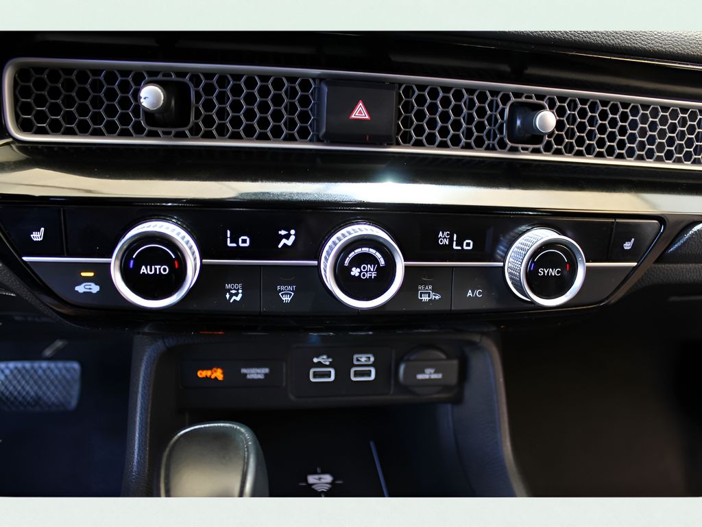 2022 Honda Civic Touring photo 17