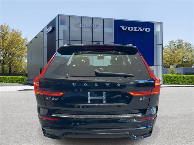 2025 Volvo XC60 B5 Core photo 3