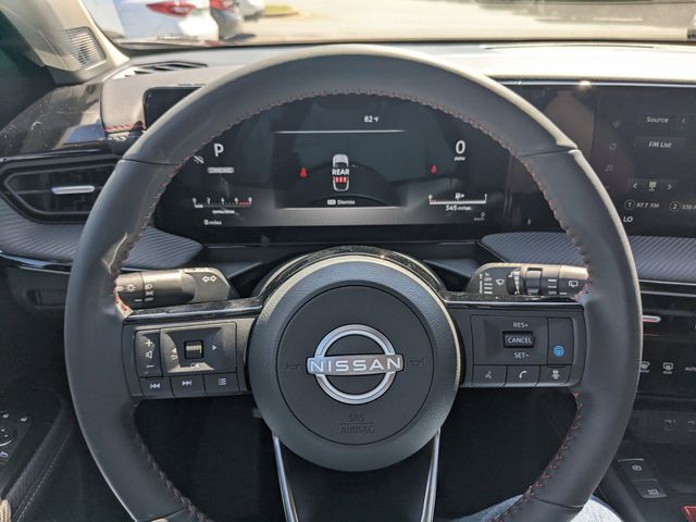 2025 Nissan Kicks SR photo 17