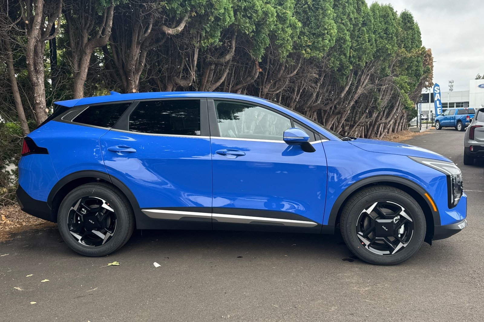 2026 Kia Sportage EX photo 2