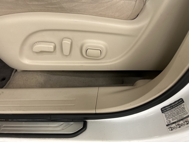 2015 Nissan Murano SV photo 13