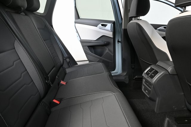 2025 Volkswagen Taos SE photo 16