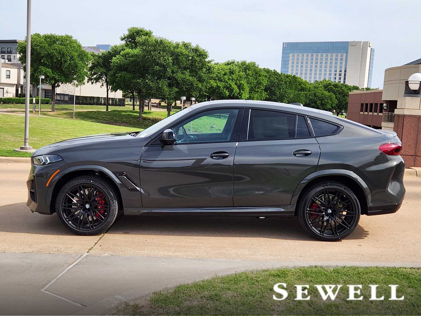2025 Bmw X6 X6 M Competition photo 2