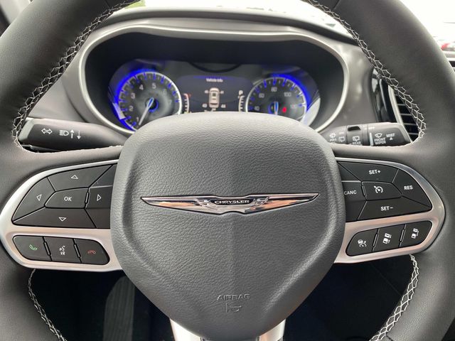 2025 Chrysler Voyager LX photo 11