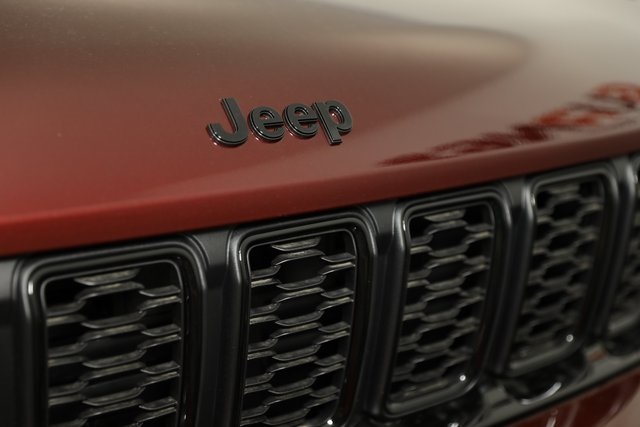 2025 Jeep Grand Cherokee Limited photo 25